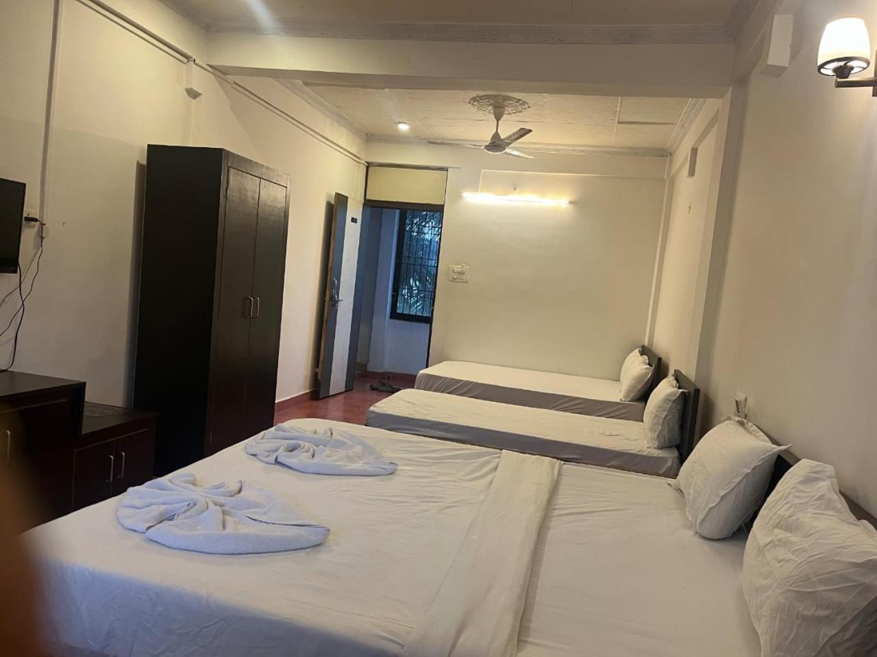 Hotel Pleasure Inn Near Turtle Beach Morjim Manage By Ld Group Of Hospitality Kültér fotó
