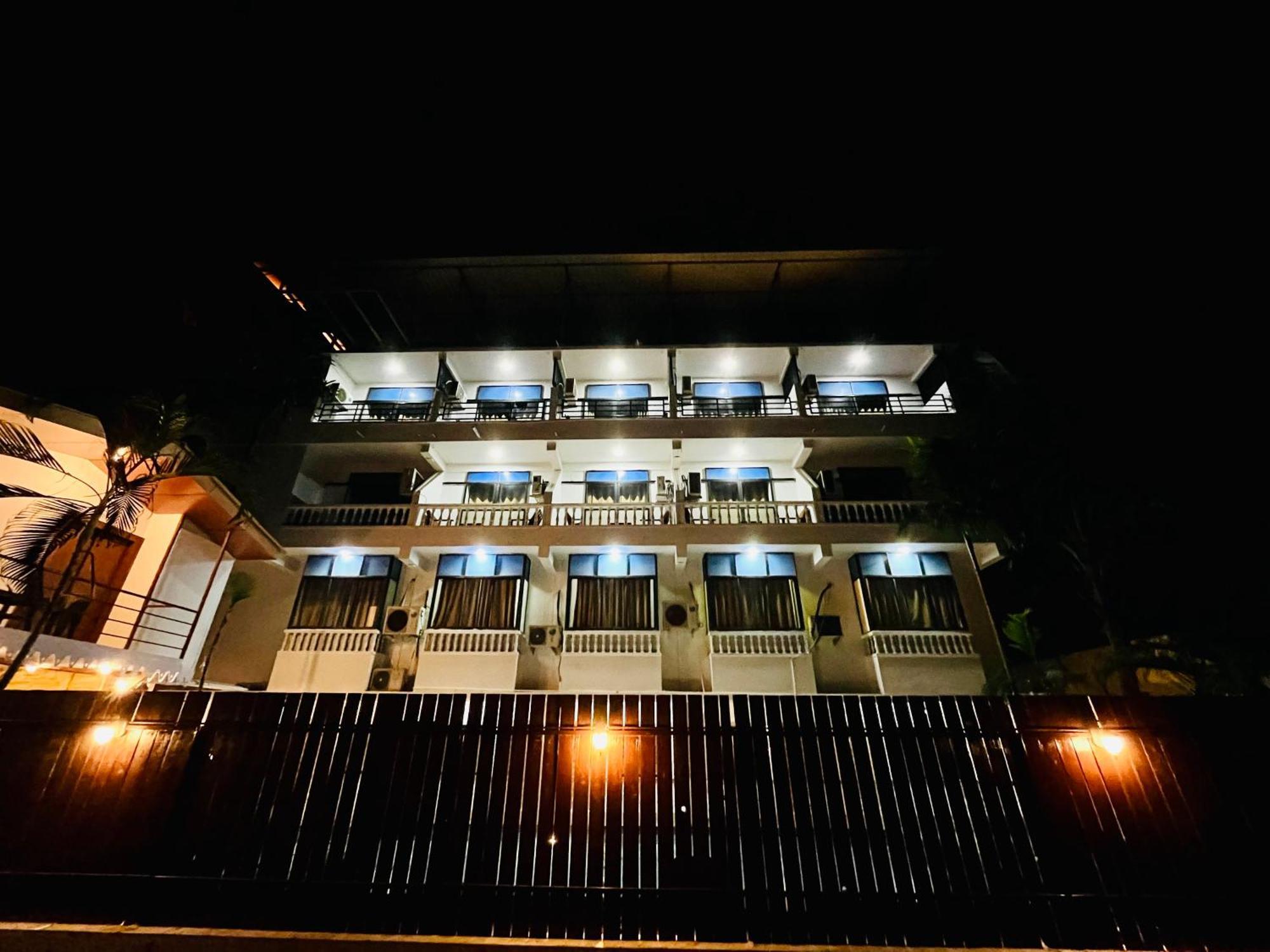 Hotel Pleasure Inn Near Turtle Beach Morjim Manage By Ld Group Of Hospitality Kültér fotó