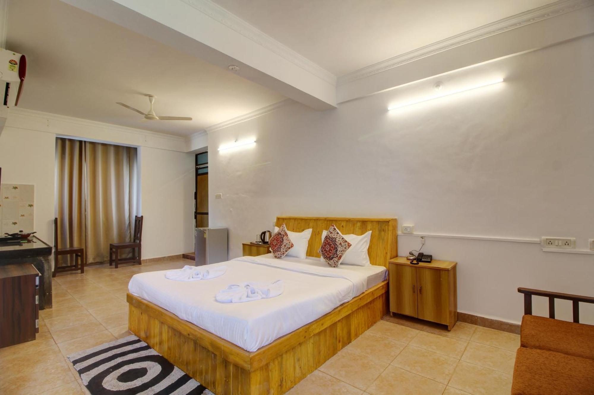 Hotel Pleasure Inn Near Turtle Beach Morjim Manage By Ld Group Of Hospitality Kültér fotó