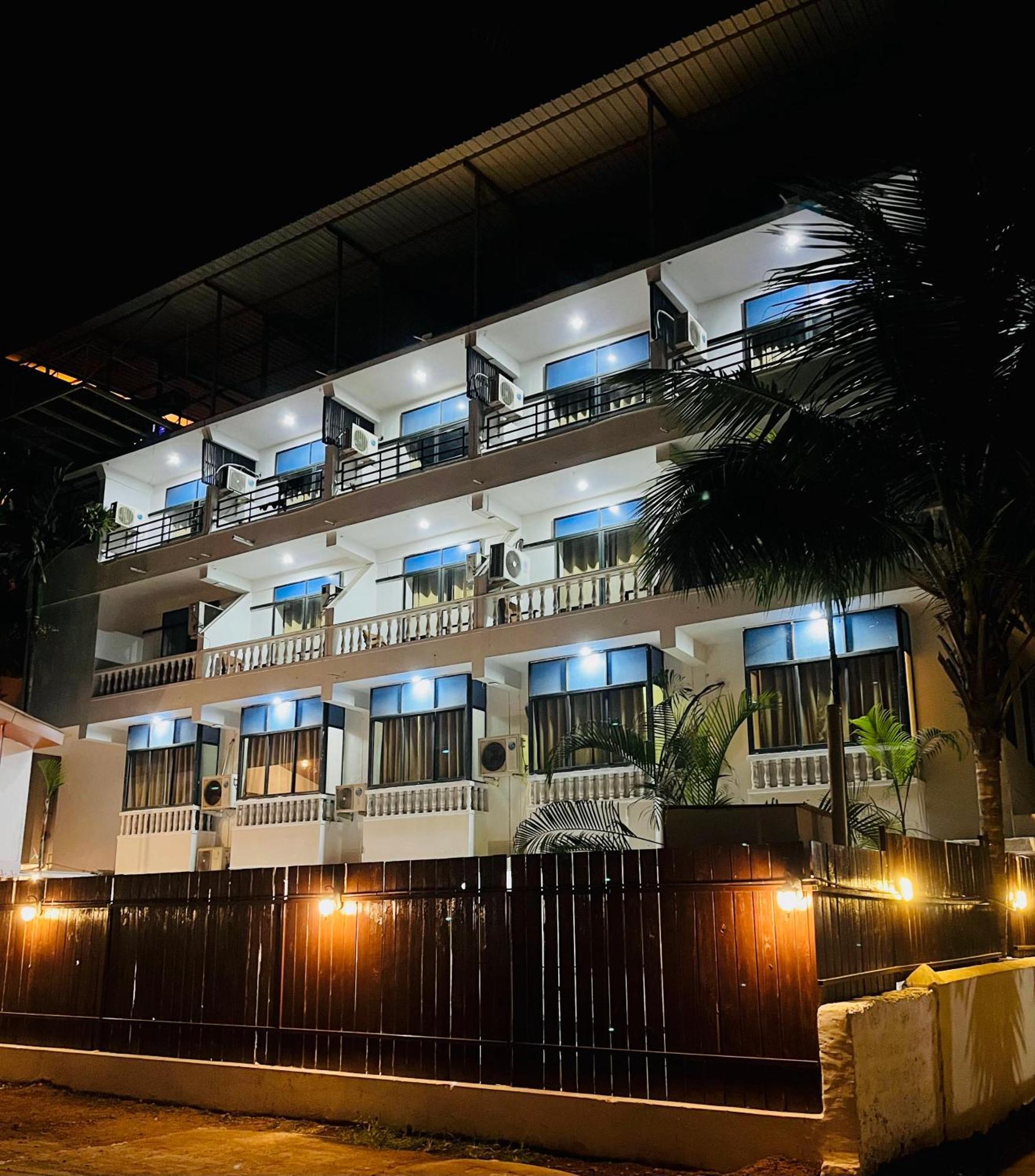 Hotel Pleasure Inn Near Turtle Beach Morjim Manage By Ld Group Of Hospitality Kültér fotó