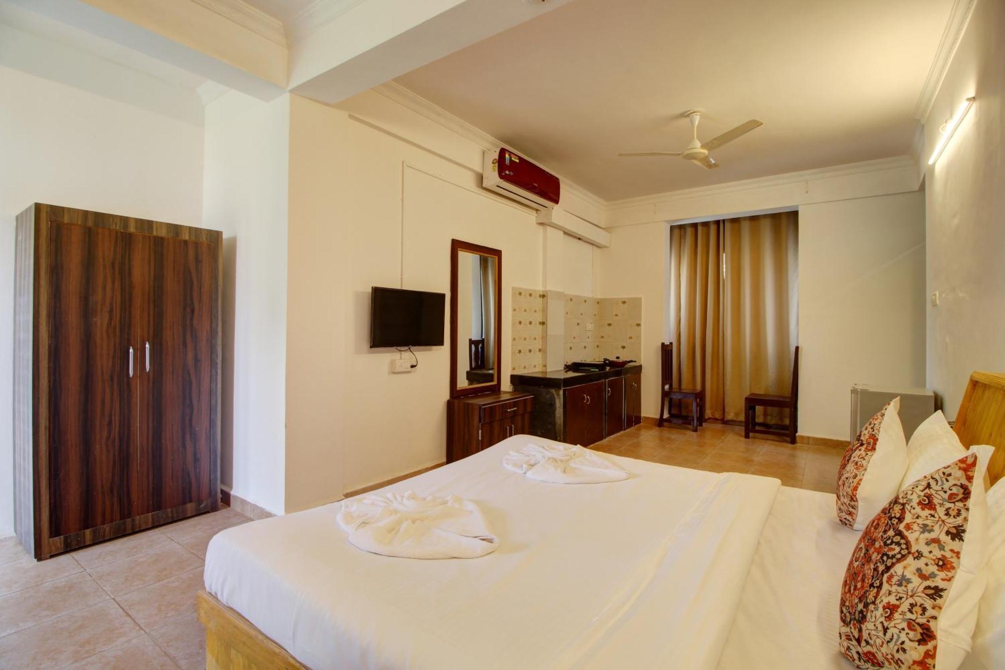 Hotel Pleasure Inn Near Turtle Beach Morjim Manage By Ld Group Of Hospitality Kültér fotó